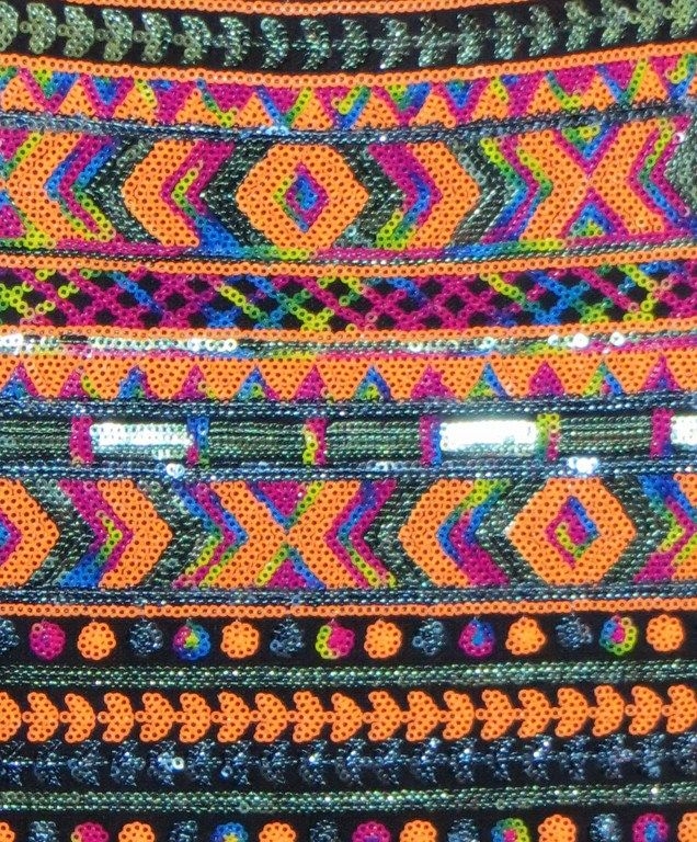 falda étnica detalle